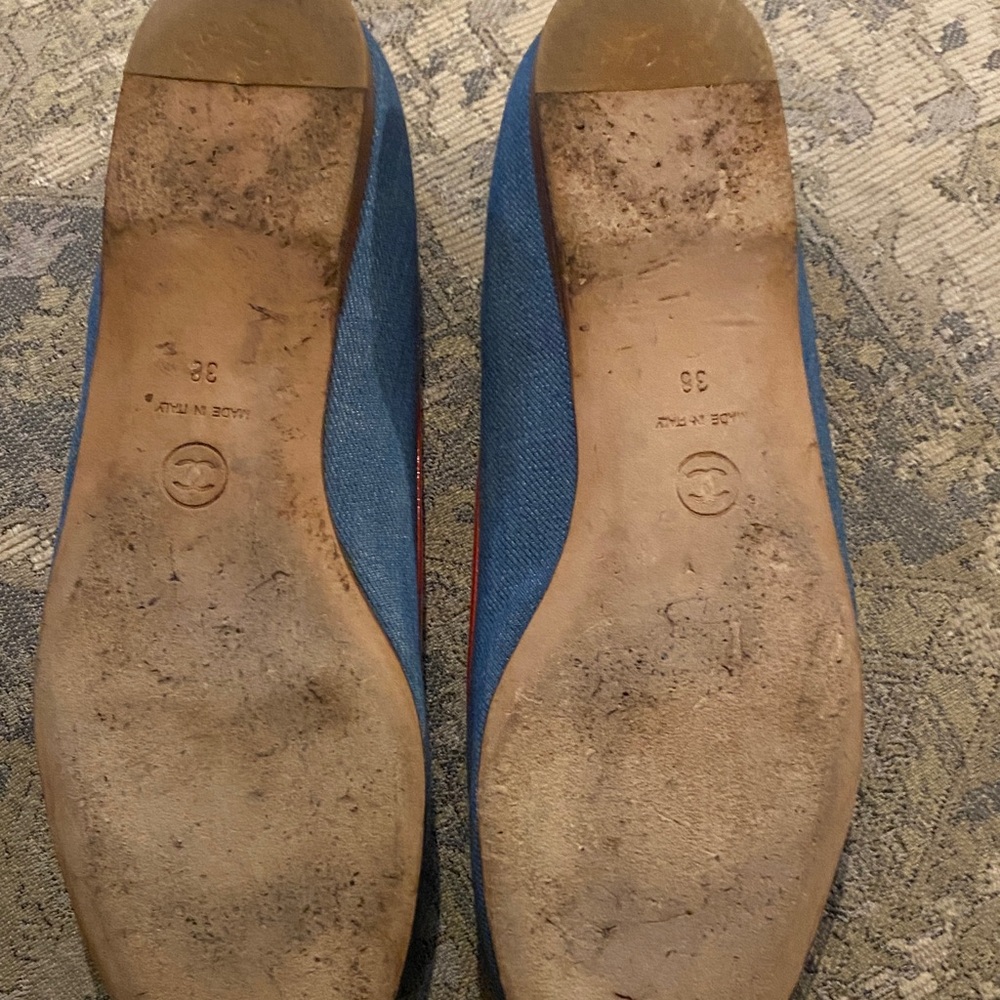 CHANEL Denim Blue Flats with Red Accents - Picture 5 of 7